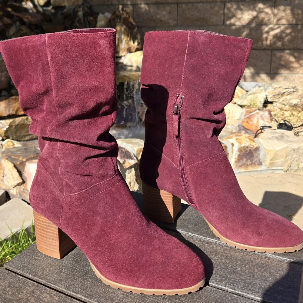 NWT Violet & Red Burgundy Suede Boots - Picture 2 of 4